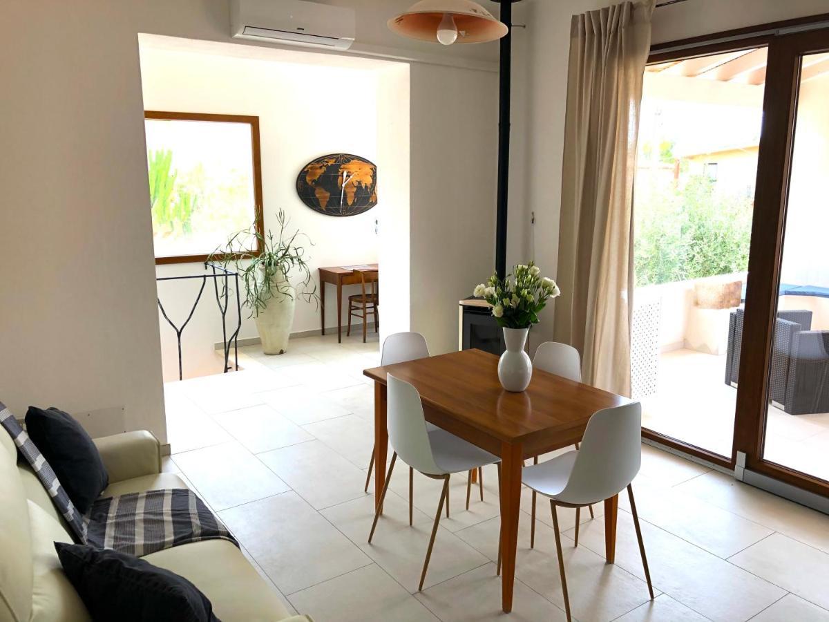 Scirocco A Pochi Passi Dal Mare Apartment Санта Мария Наварезе Екстериор снимка